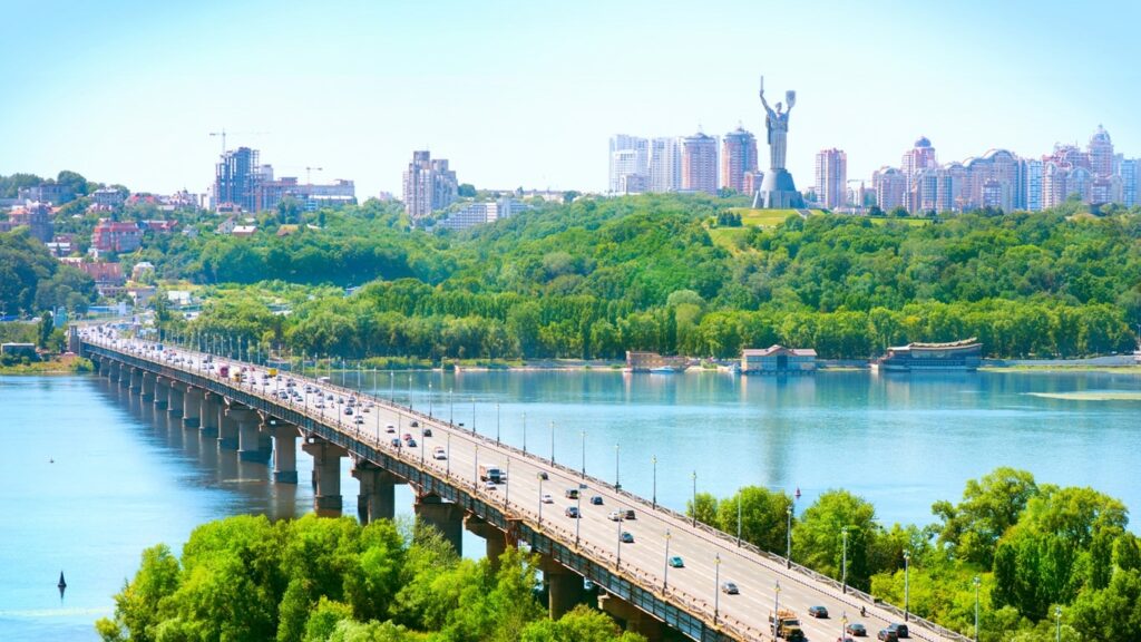 Сделать прописку в Киеве